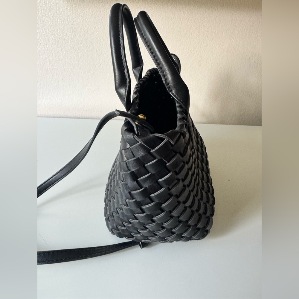 Black Woven Vegan Leather Tote with Detachable Pouch - Picture 8 of 15